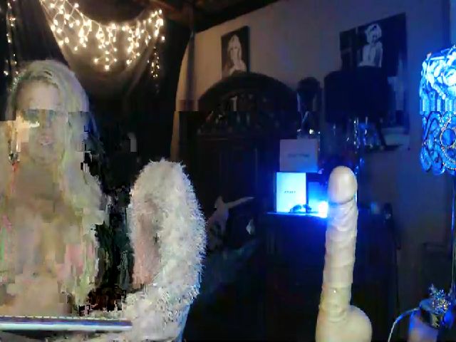 Live sex webcam photo for XtinaStar #269109422