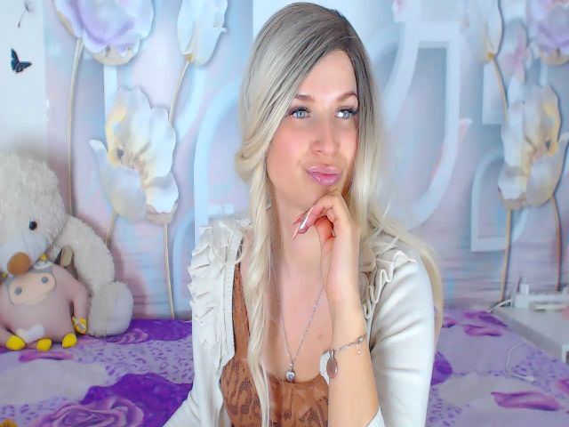 Live sex webcam photo for MoonCandyGirl #269126466