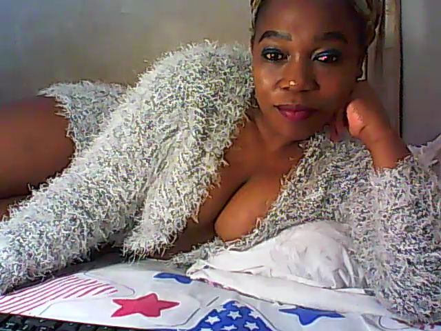Live sex webcam photo for AfriPrincess #269115728