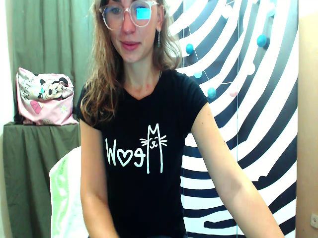 Live sex webcam photo for HeartGirl #269114412