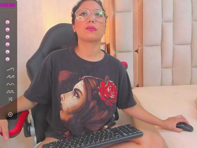 Live sex webcam photo for Heda-gildys #269118103