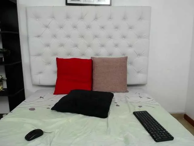 Live sex webcam photo for abby-johnson #269108265