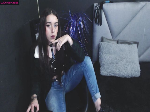 Live sex webcam photo for samantasmithh #269110529