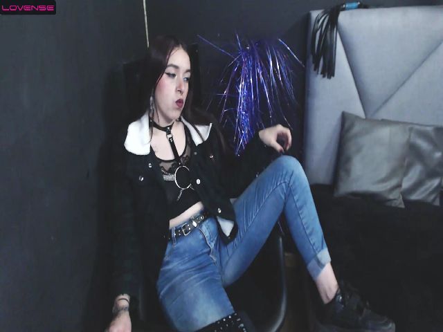 Live sex webcam photo for samantasmithh #269114154