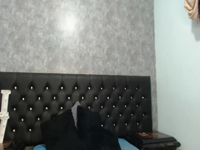 Live sex webcam photo for Miaconner1 #269111084