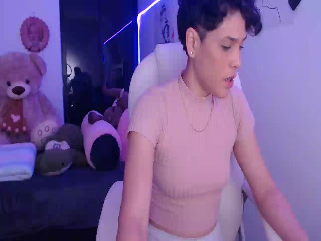 Live sex webcam photo for Laura_R23 #269108867