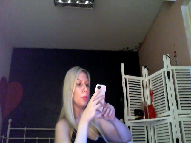 Live sex webcam photo for Marvel33 #269107454