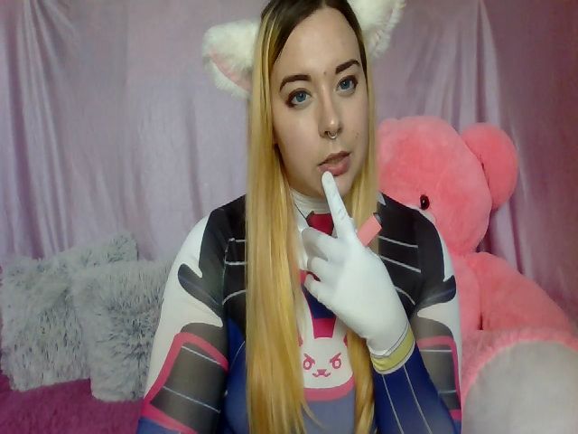 Live sex webcam photo for HentaiKoi #269118509