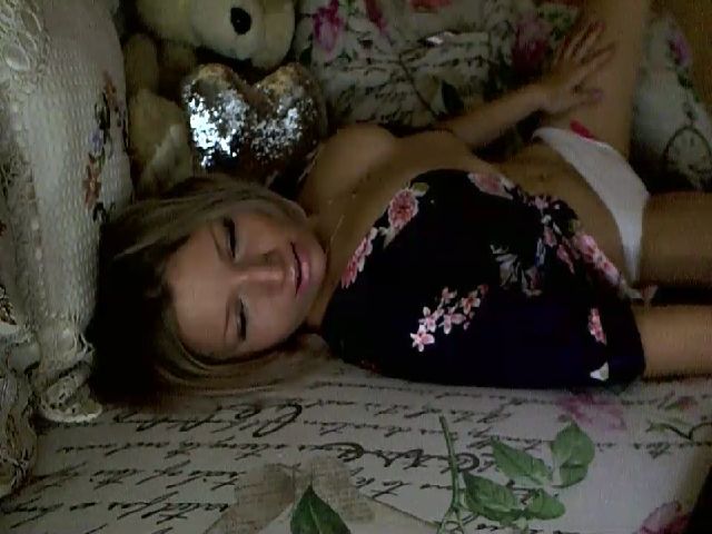 Live sex webcam photo for WWGIRL_ #269127386