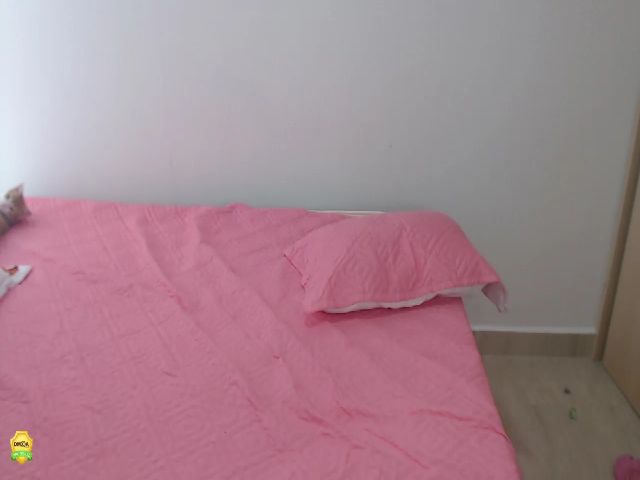 Live sex webcam photo for HannyHoy #269119403