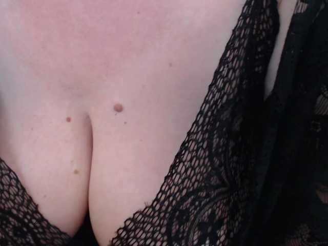 Live sex webcam photo for MadamSG #269134146