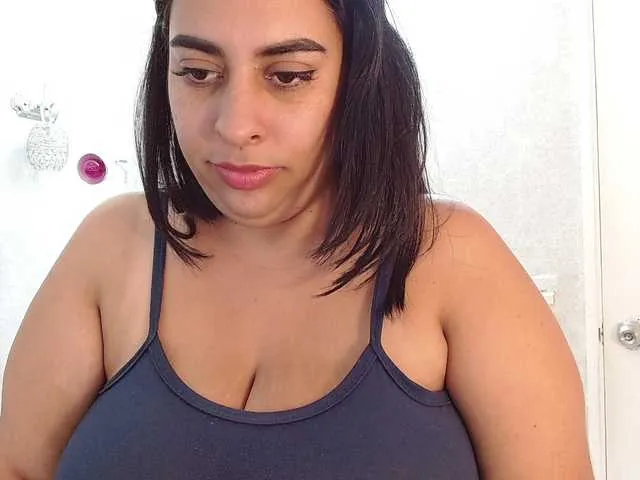 Live sex webcam photo for AndreinaGomez #269144985