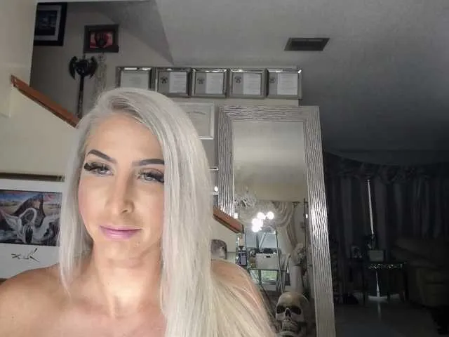 Live sex webcam photo for adrianna_fox #287953209