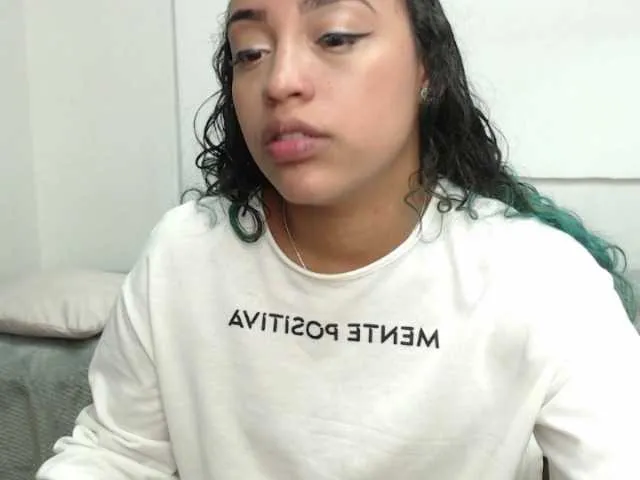 Live sex webcam photo for Angeluxxx #269144511