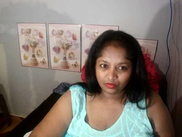 Live sex webcam photo for Indiantasha #287986190