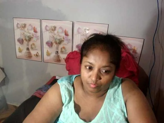 Live sex webcam photo for Indiantasha #287986191