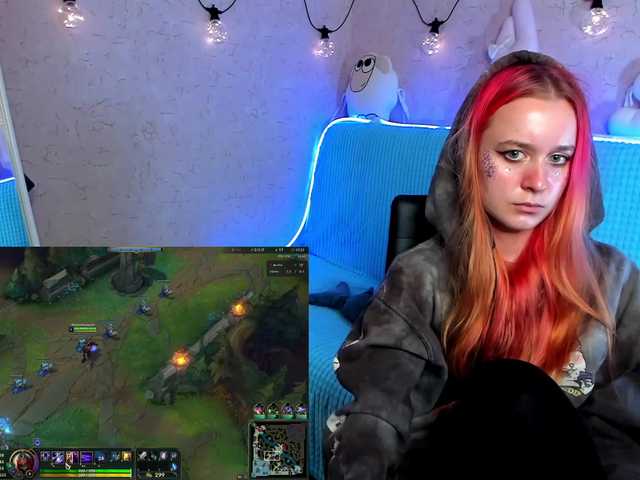 Live sex webcam photo for KiraLiLime #287990118