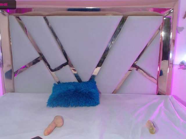 Live sex webcam photo for katysweett #269139435