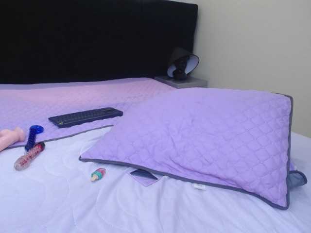 Live sex webcam photo for CharlloteWolf #269144510