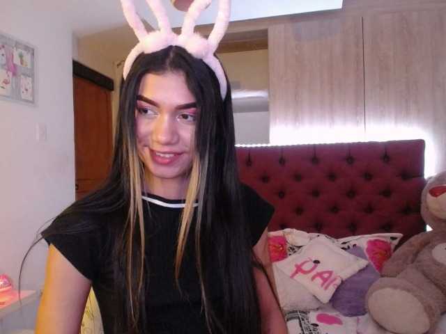 Live sex webcam photo for littlevonne17 #269145087