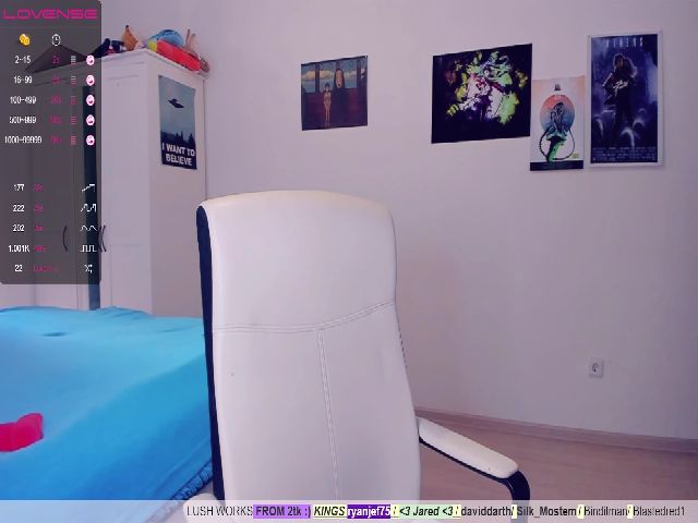 Live sex webcam photo for EllenRipley18 #269137854