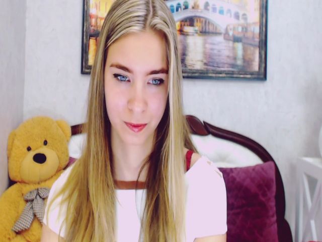 Live sex webcam photo for RossandaShy #269133518