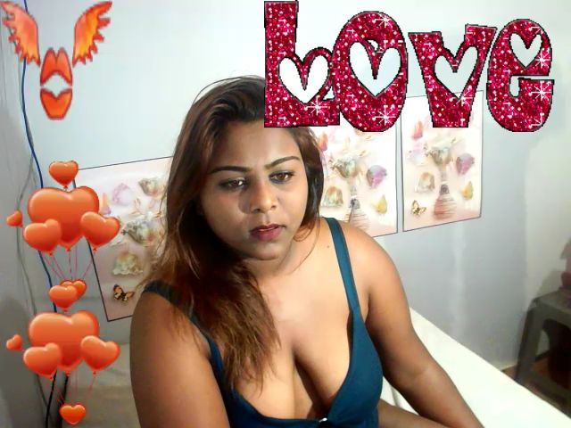 Live sex webcam photo for Indiandiva96 #269142603