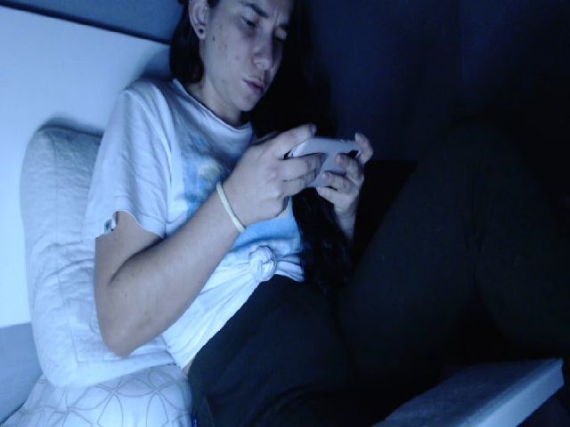 Live sex webcam photo for Joanne7 #269132651