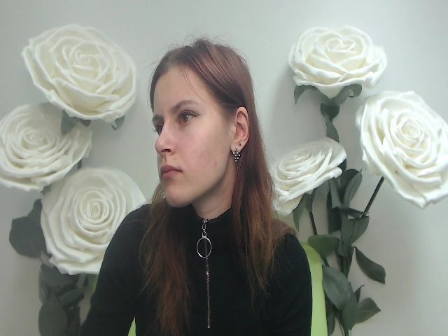 Live sex webcam photo for MollyTravis #269135960