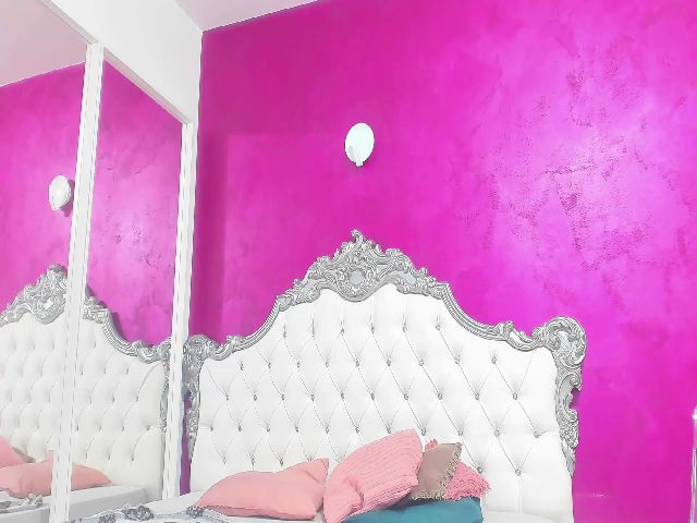 Live sex webcam photo for AimeeTeen #269132159