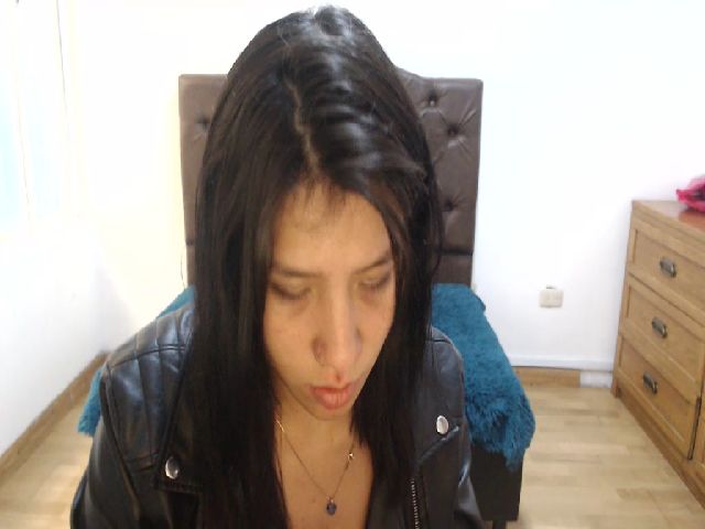 Live sex webcam photo for Emmaafox #269140700