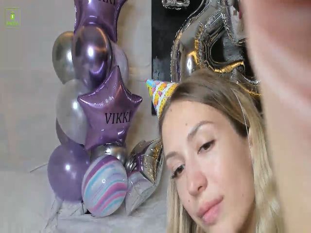 Live sex webcam photo for VikkiLustful #269136414