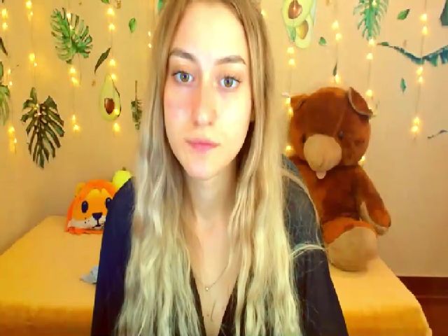 Live sex webcam photo for LinaRum__ #269135908