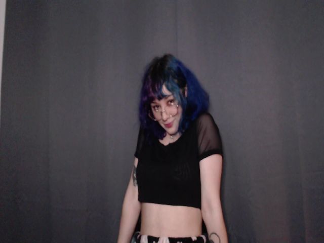 Live sex webcam photo for VelvetyBlue #269133603