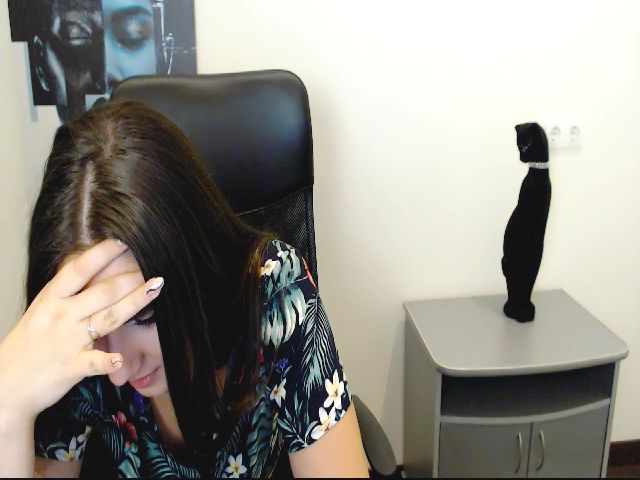 Live sex webcam photo for MollyKiss_ #269142461