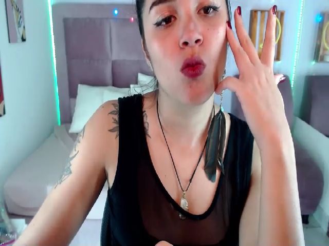 Live sex webcam photo for Graicy_Reyes #269141375