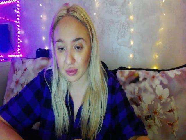 Live sex webcam photo for VCutiexxx #269145299