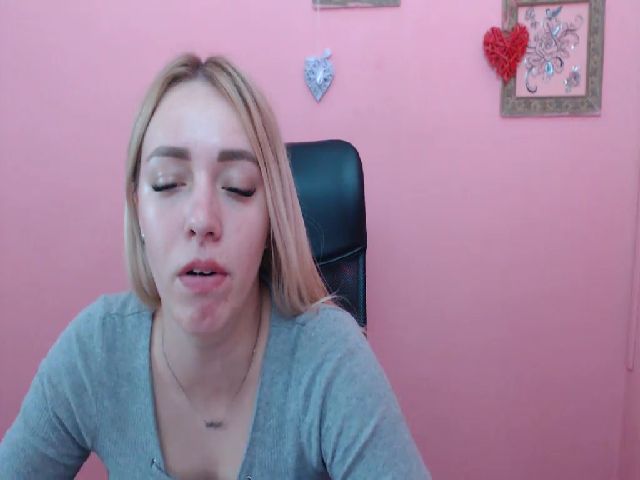 Live sex webcam photo for KetiLove_ #269136544