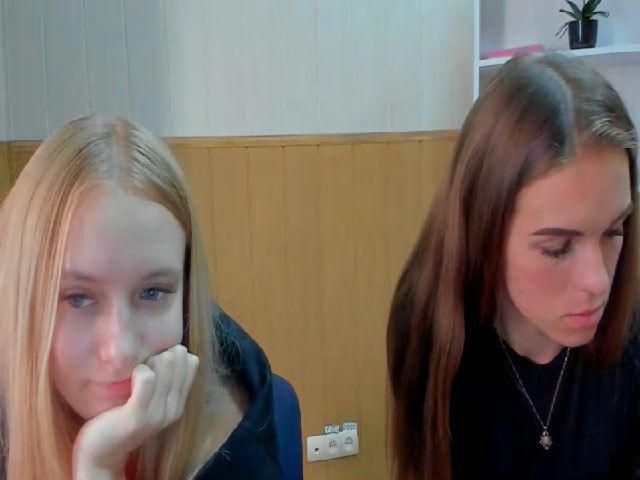 Live sex webcam photo for EmillyWillis #269133391