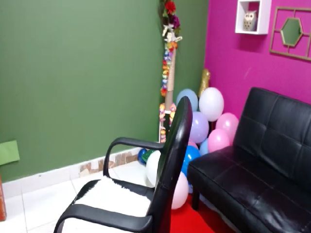 Live sex webcam photo for Mileypink #269136259