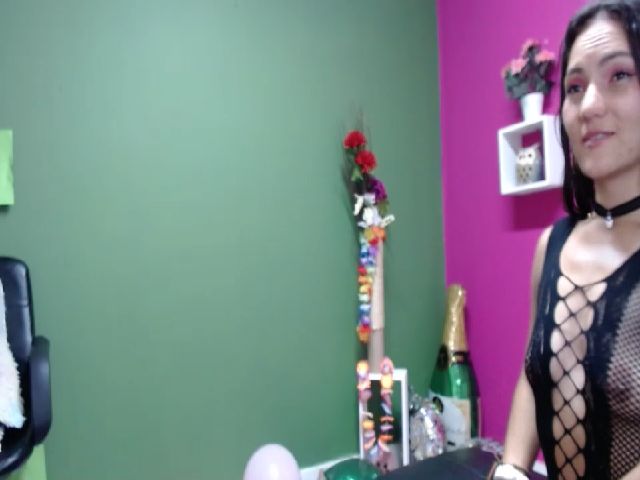 Live sex webcam photo for Mileypink #269141554