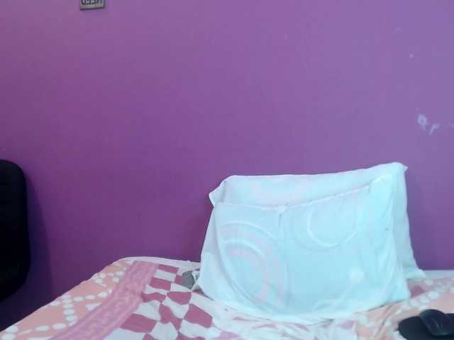 Live sex webcam photo for KATTY-BLUE #269144712