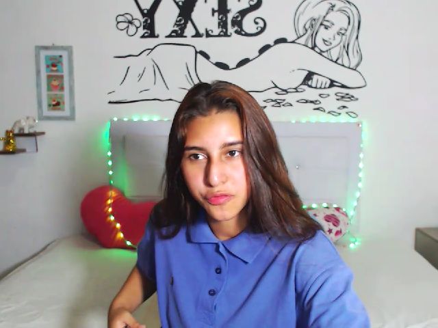 Live sex webcam photo for violeta09 #269130662