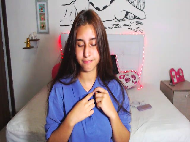 Live sex webcam photo for violeta09 #269135577