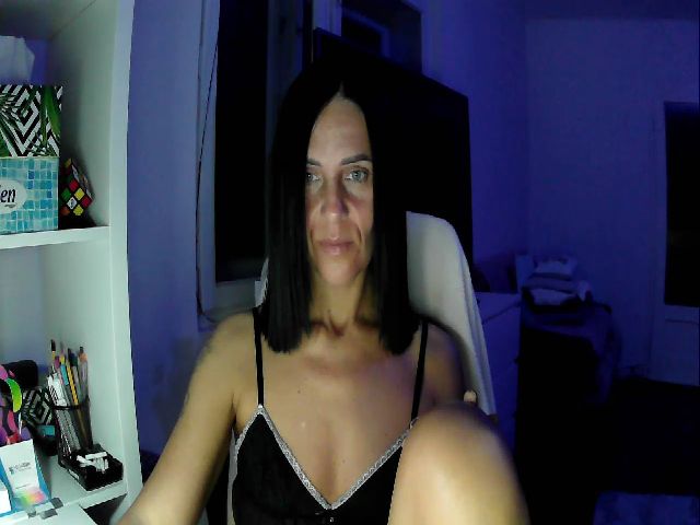 Live sex webcam photo for Beatrice_18 #269146947