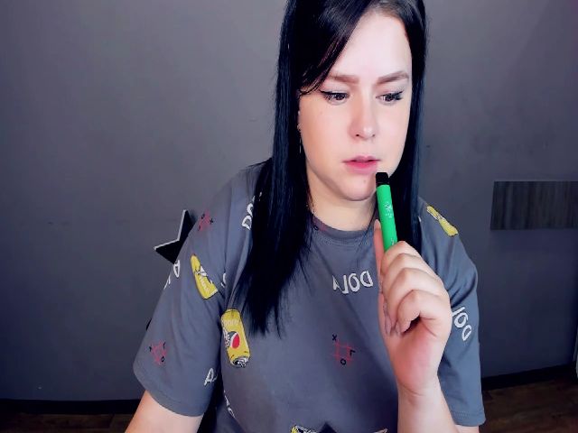 Live sex webcam photo for Sinnarey #269138233