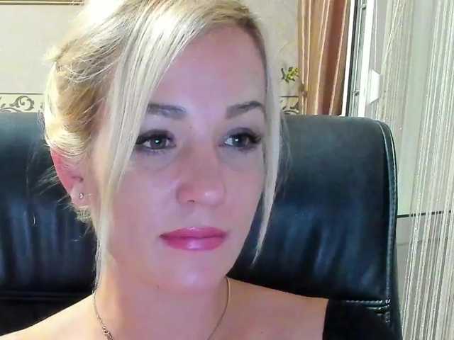 Live sex webcam photo for SmokingWoman #269128818