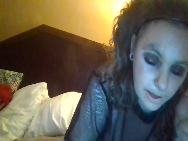 Live sex webcam photo for Binky18 #269137721