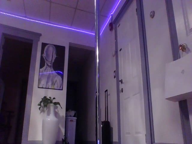 Live sex webcam photo for Venussenpai #269135534