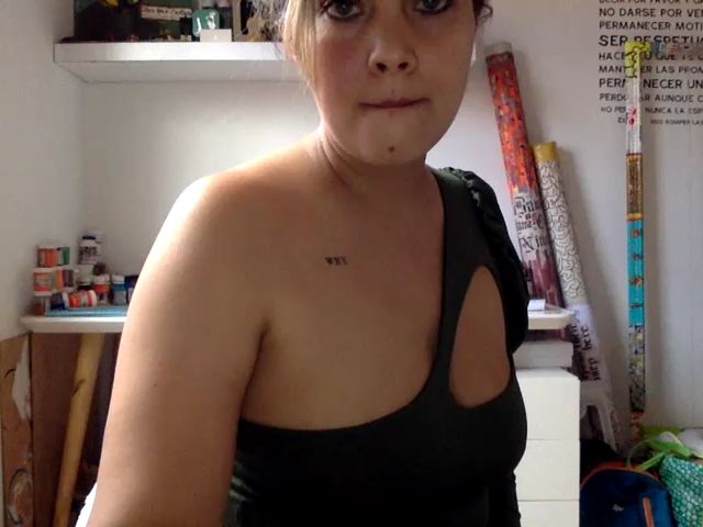 Live sex webcam photo for Alicenicolle #269146280